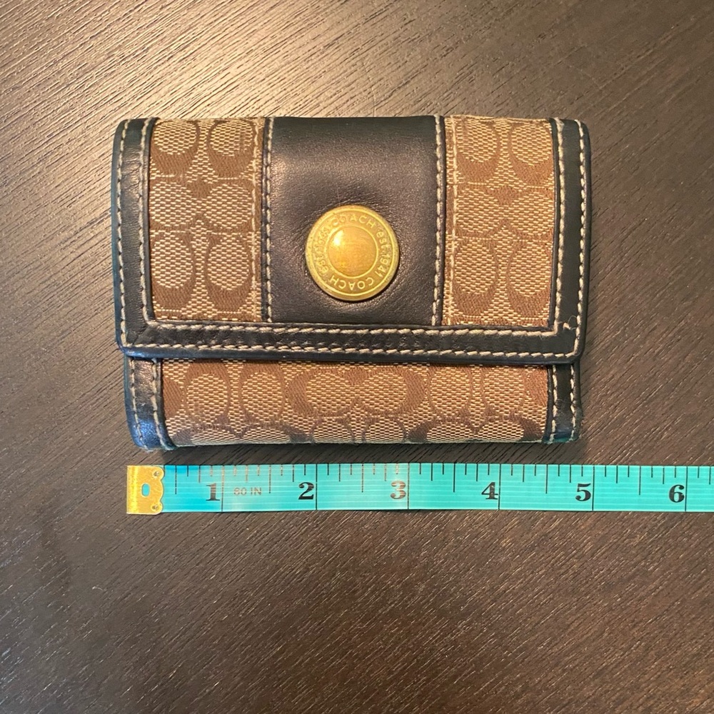 Vintage Leather C Logo Coach Snap Wallet - Picture 13 of 15